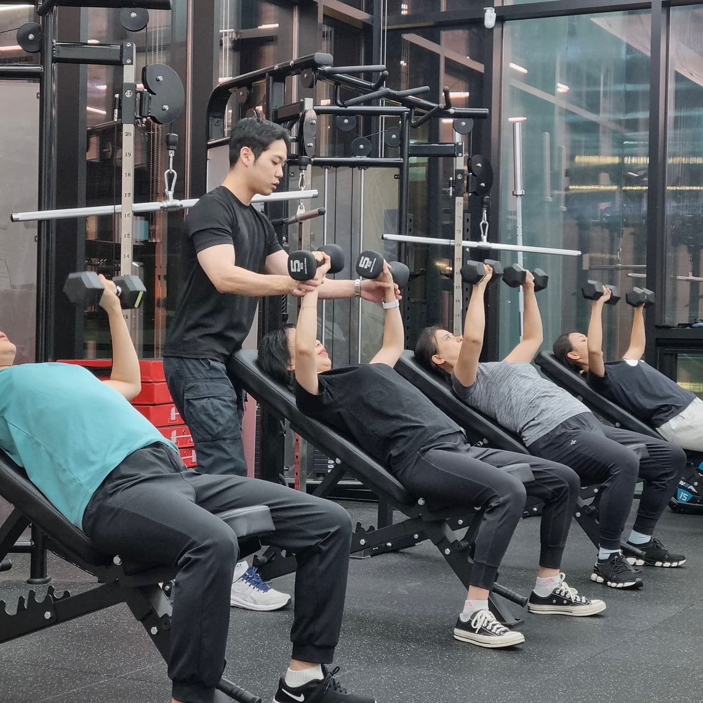 덤벨 프레스 맞춤 지도